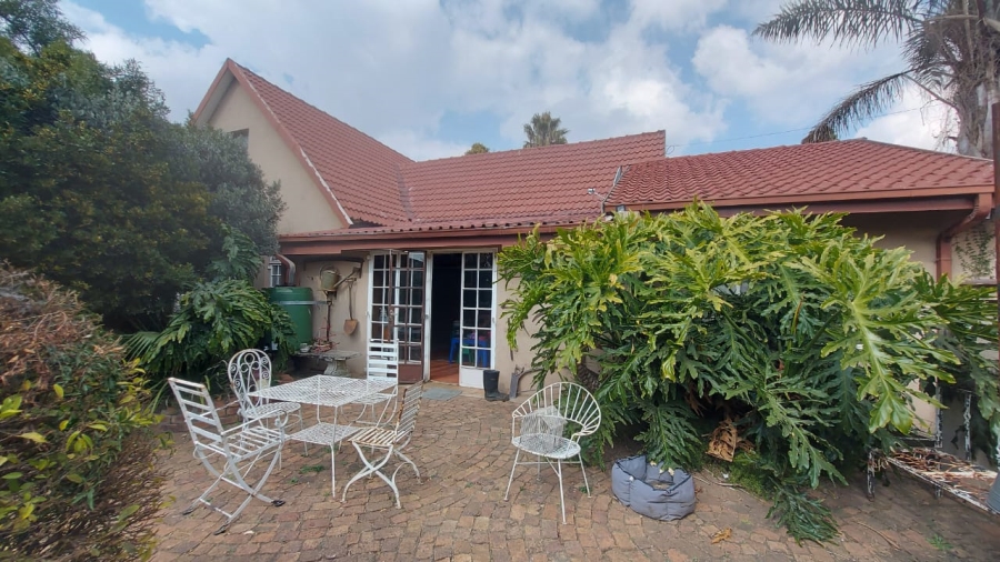 5 Bedroom Property for Sale in Selcourt Gauteng
