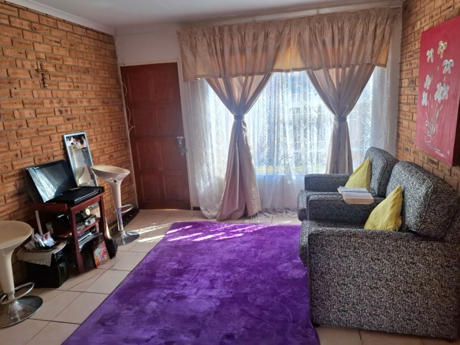 2 Bedroom Property for Sale in Finsbury Gauteng