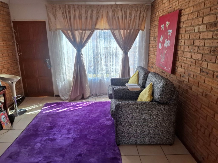 2 Bedroom Property for Sale in Finsbury Gauteng