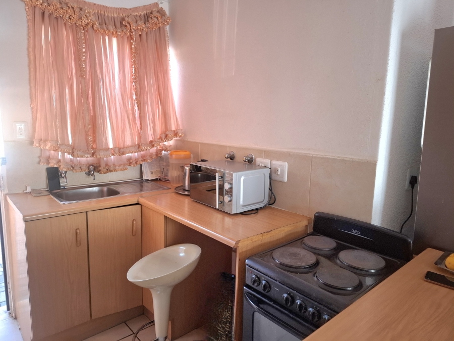 2 Bedroom Property for Sale in Finsbury Gauteng