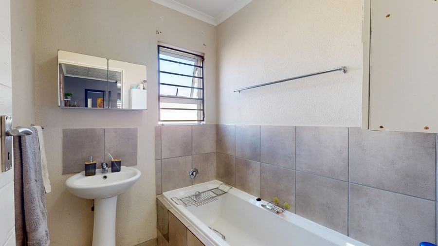 4 Bedroom Property for Sale in Alliance Gauteng