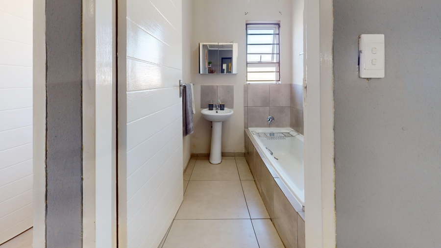 4 Bedroom Property for Sale in Alliance Gauteng