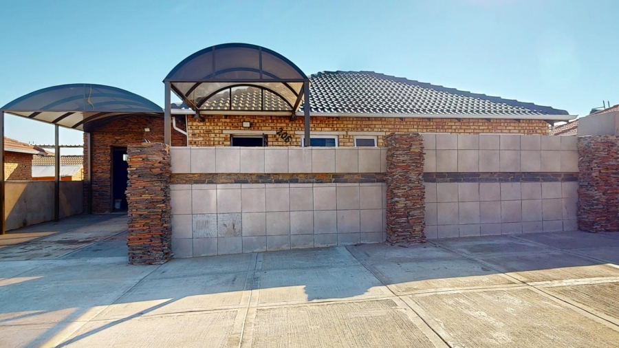 4 Bedroom Property for Sale in Alliance Gauteng