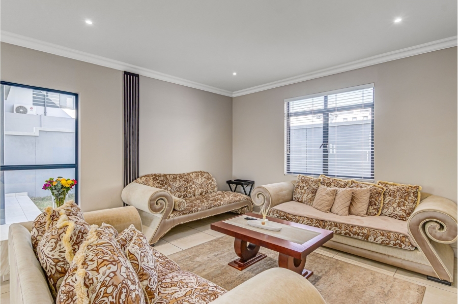 4 Bedroom Property for Sale in Broadacres Gauteng