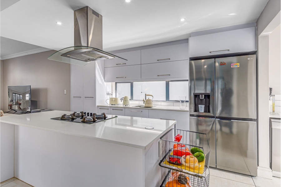 4 Bedroom Property for Sale in Broadacres Gauteng