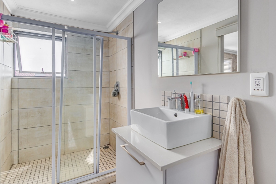 4 Bedroom Property for Sale in Broadacres Gauteng