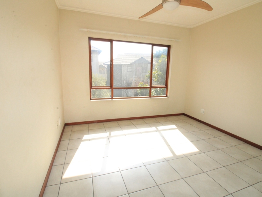 2 Bedroom Property for Sale in Lonehill Gauteng