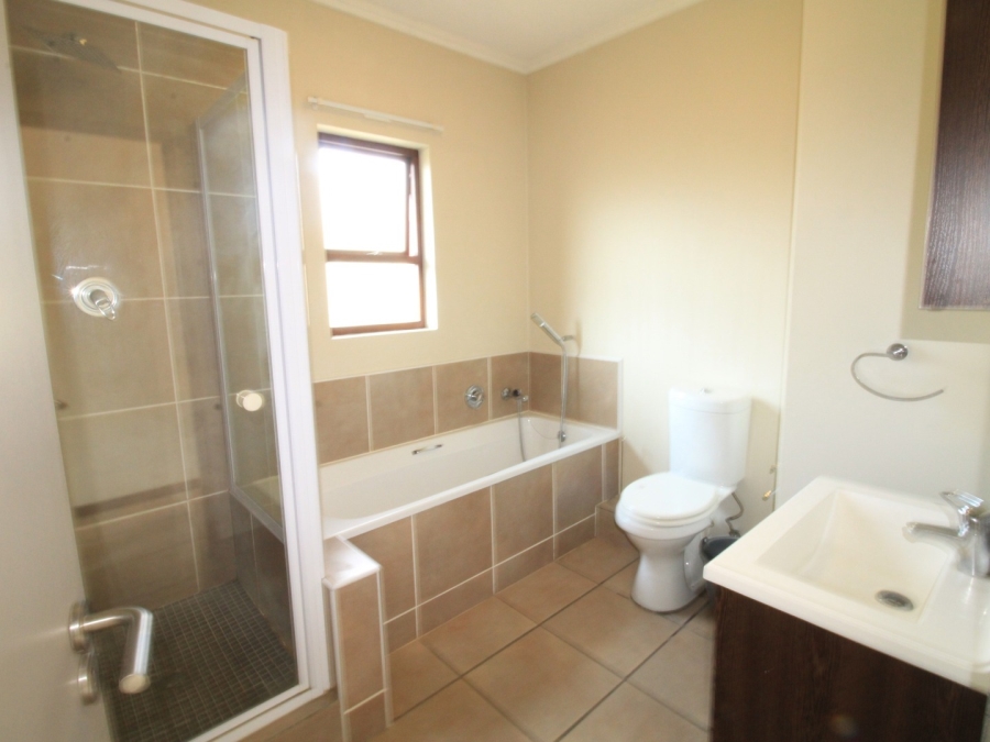 2 Bedroom Property for Sale in Lonehill Gauteng