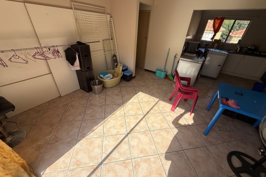 2 Bedroom Property for Sale in Greenhills Gauteng
