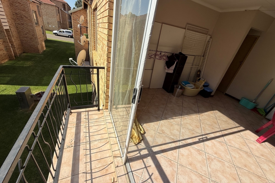 2 Bedroom Property for Sale in Greenhills Gauteng