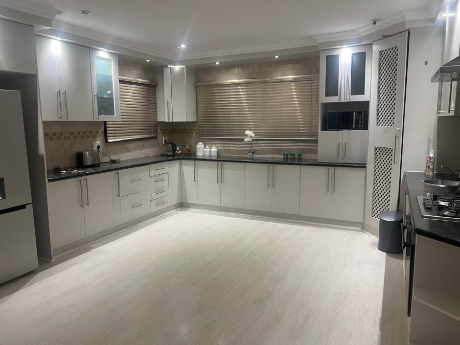 3 Bedroom Property for Sale in Waterkloof Ridge Gauteng