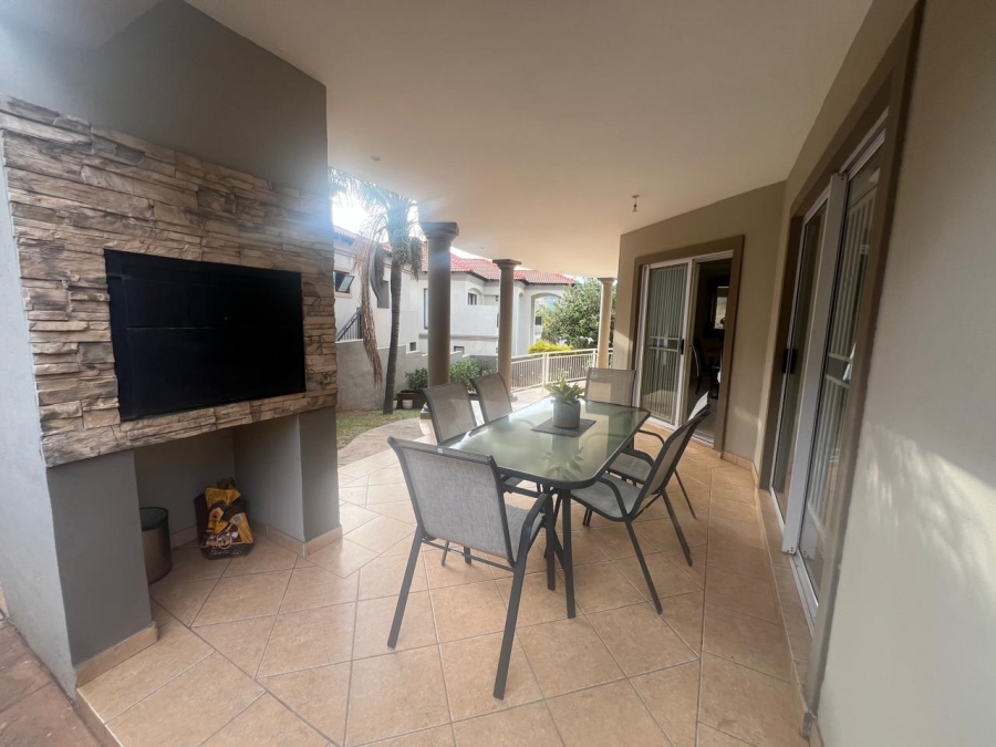 3 Bedroom Property for Sale in Waterkloof Ridge Gauteng