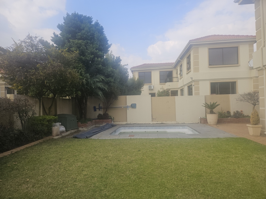 5 Bedroom Property for Sale in Eden Glen Gauteng