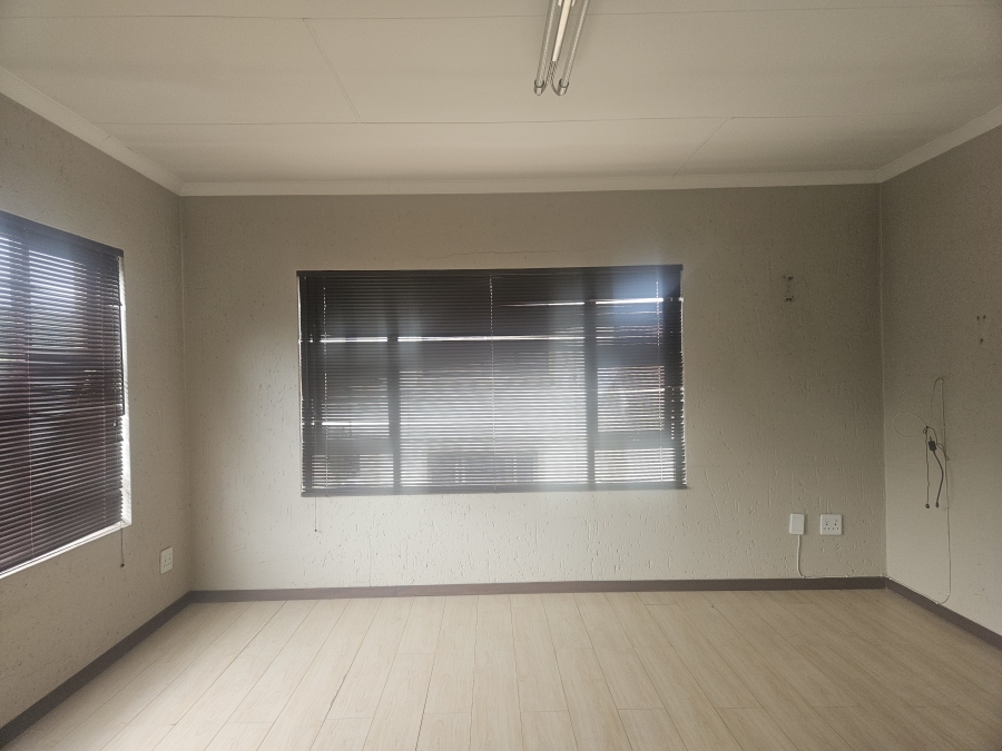 5 Bedroom Property for Sale in Eden Glen Gauteng