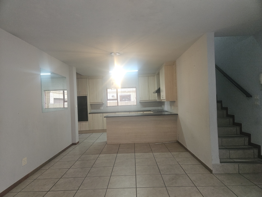 5 Bedroom Property for Sale in Eden Glen Gauteng