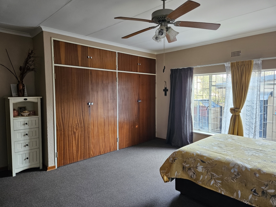 4 Bedroom Property for Sale in Breaunanda Gauteng