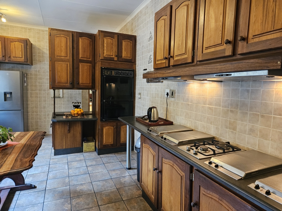 4 Bedroom Property for Sale in Breaunanda Gauteng