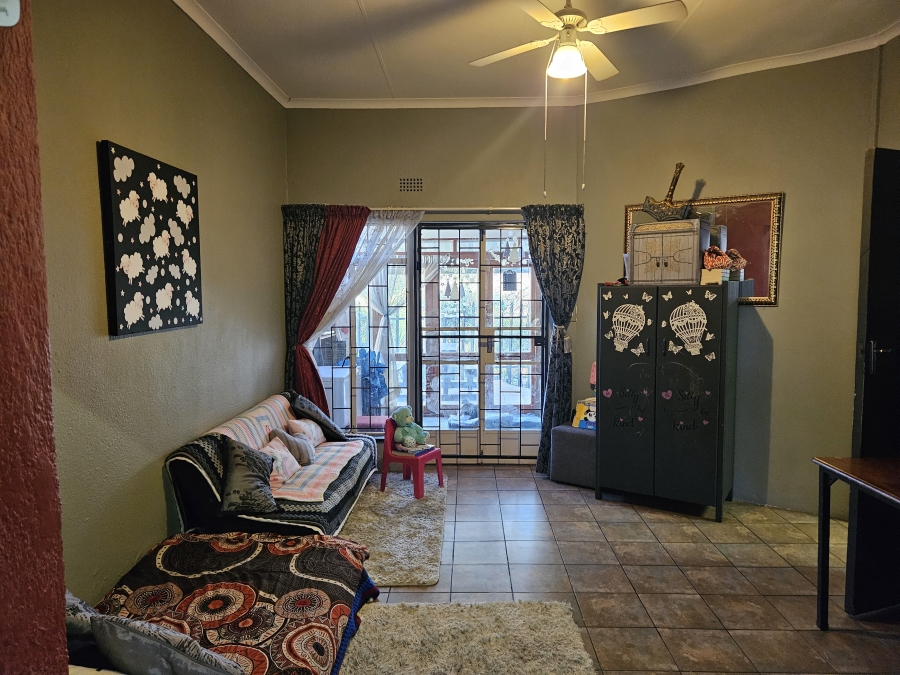 4 Bedroom Property for Sale in Breaunanda Gauteng