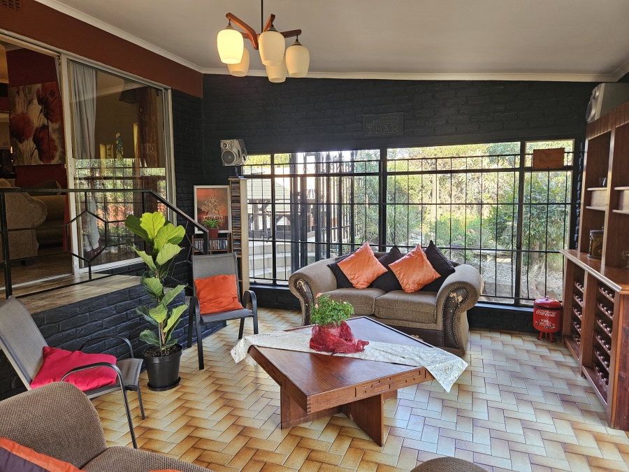 4 Bedroom Property for Sale in Breaunanda Gauteng