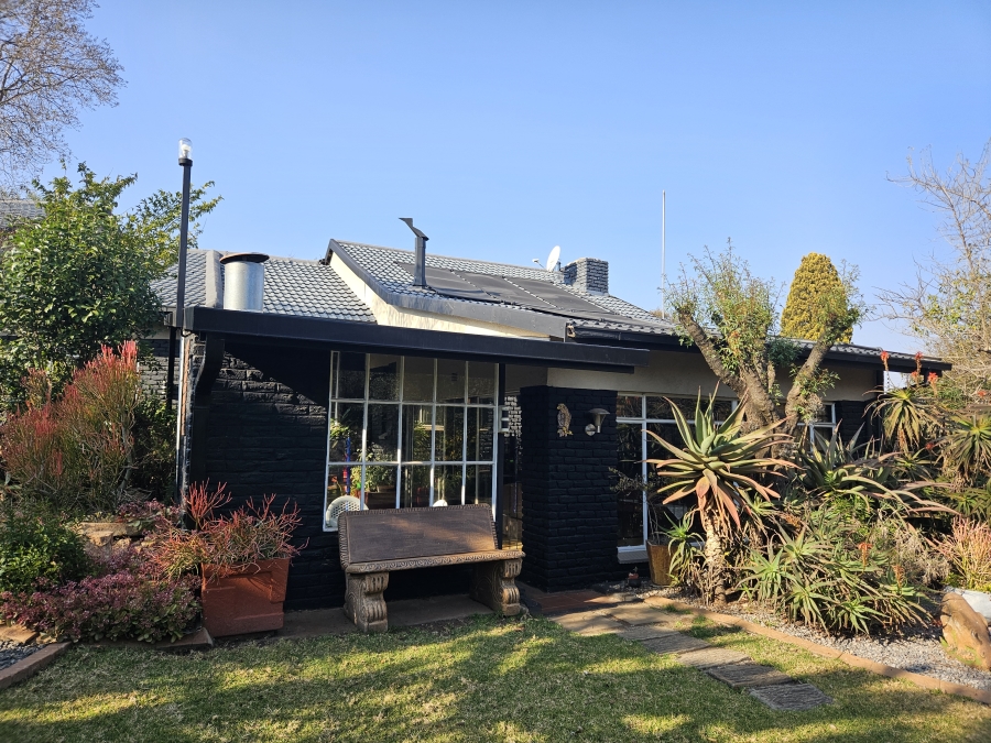 4 Bedroom Property for Sale in Breaunanda Gauteng