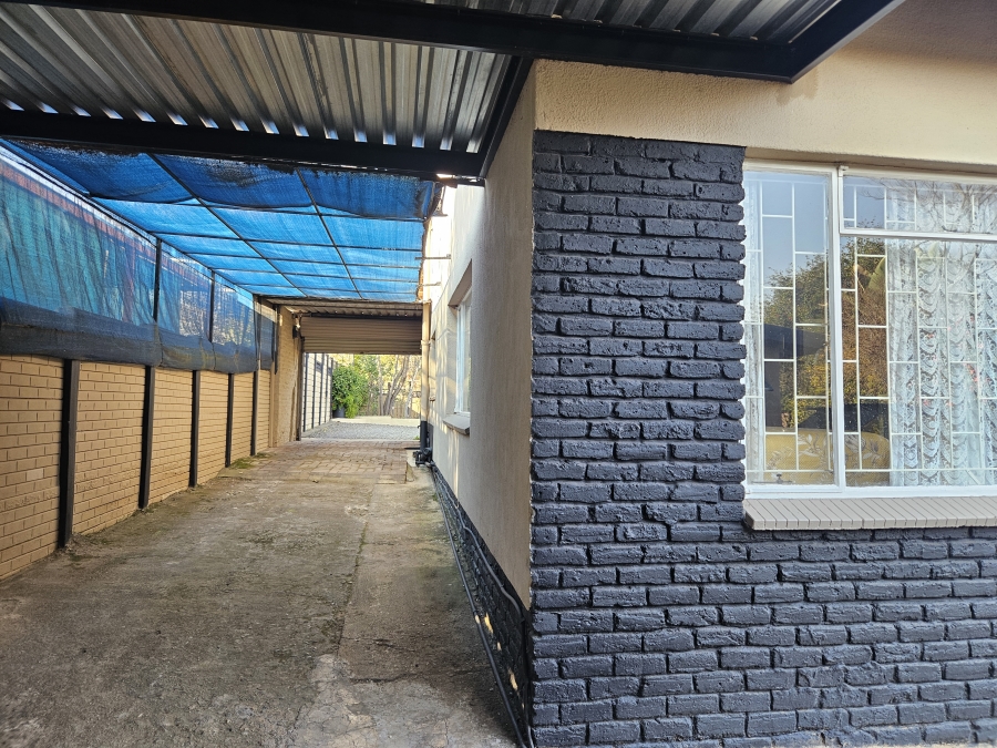 4 Bedroom Property for Sale in Breaunanda Gauteng