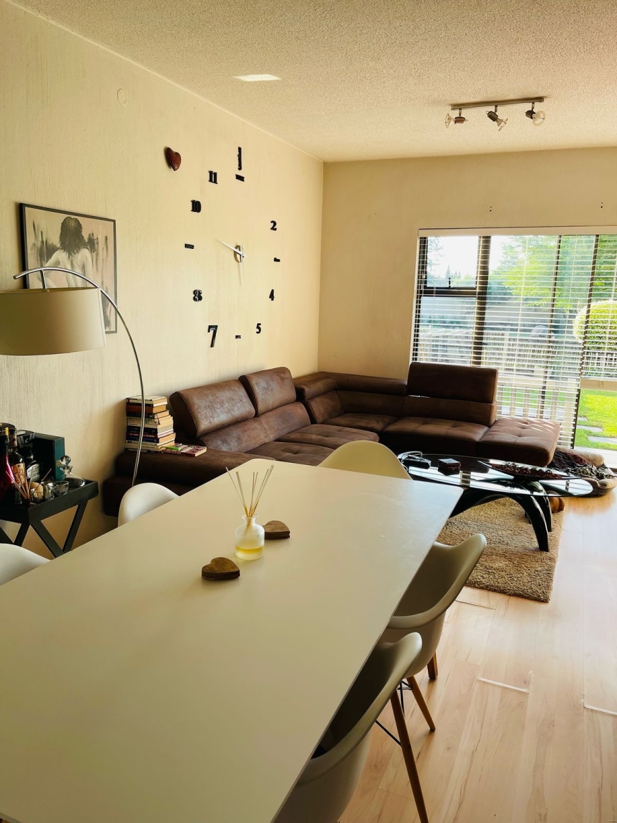 To Let 2 Bedroom Property for Rent in Beverley Gauteng