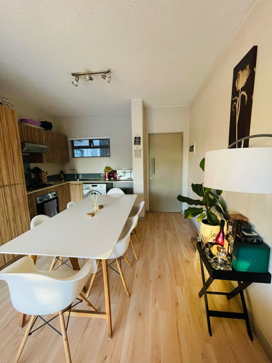 To Let 2 Bedroom Property for Rent in Beverley Gauteng