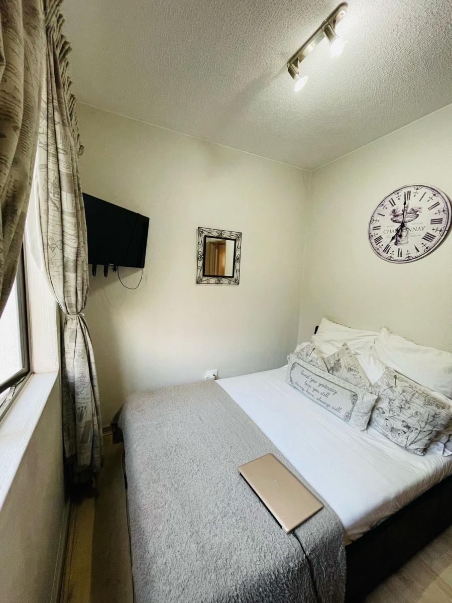 To Let 2 Bedroom Property for Rent in Beverley Gauteng