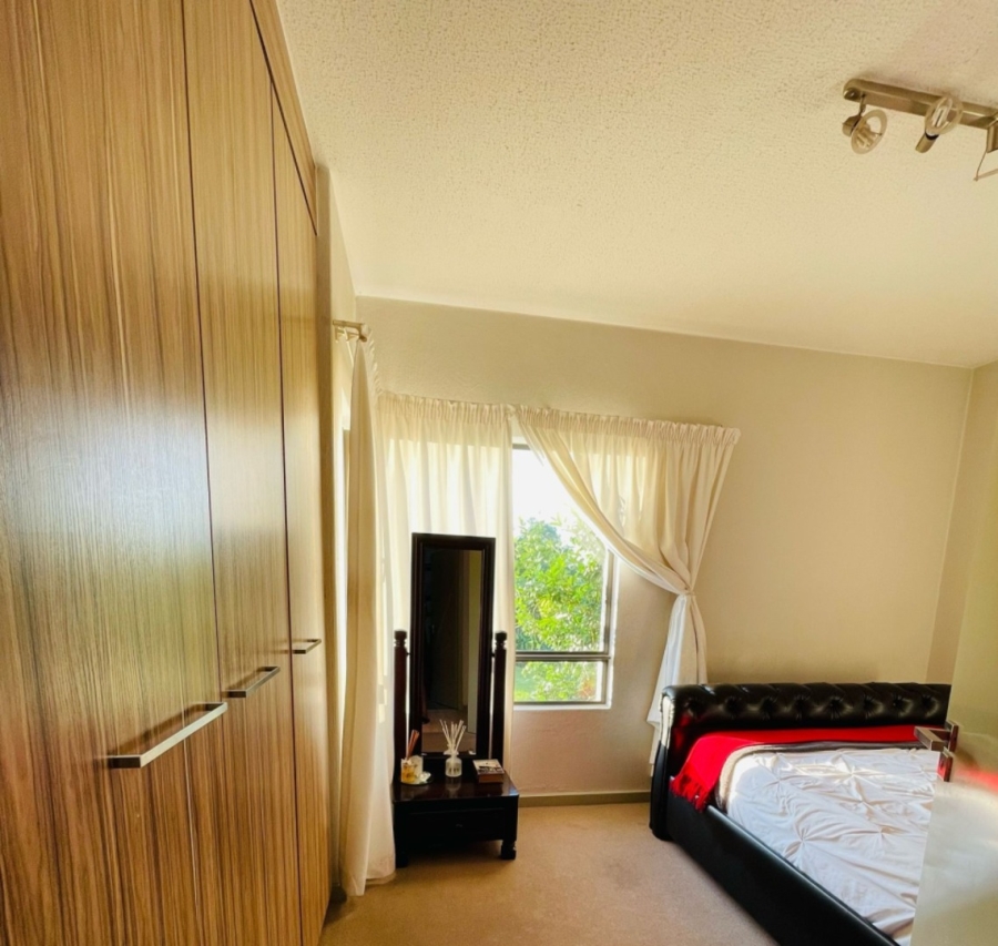 To Let 2 Bedroom Property for Rent in Beverley Gauteng