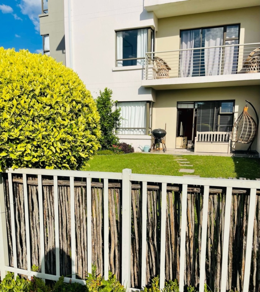 To Let 2 Bedroom Property for Rent in Beverley Gauteng