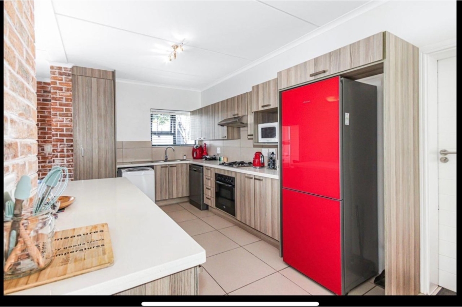To Let 3 Bedroom Property for Rent in Broadacres Gauteng