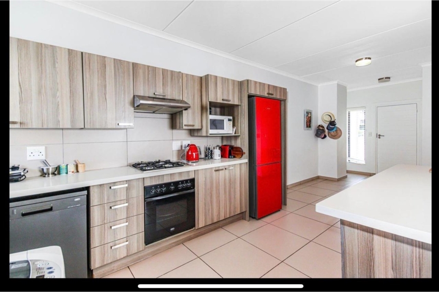 To Let 3 Bedroom Property for Rent in Broadacres Gauteng