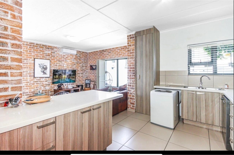 To Let 3 Bedroom Property for Rent in Broadacres Gauteng