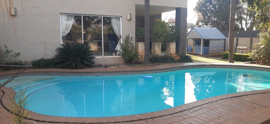 To Let 4 Bedroom Property for Rent in Ashlea Gardens Gauteng