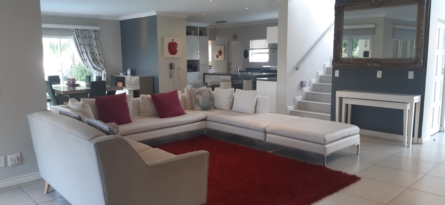 To Let 4 Bedroom Property for Rent in Ashlea Gardens Gauteng