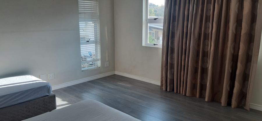 To Let 4 Bedroom Property for Rent in Ashlea Gardens Gauteng