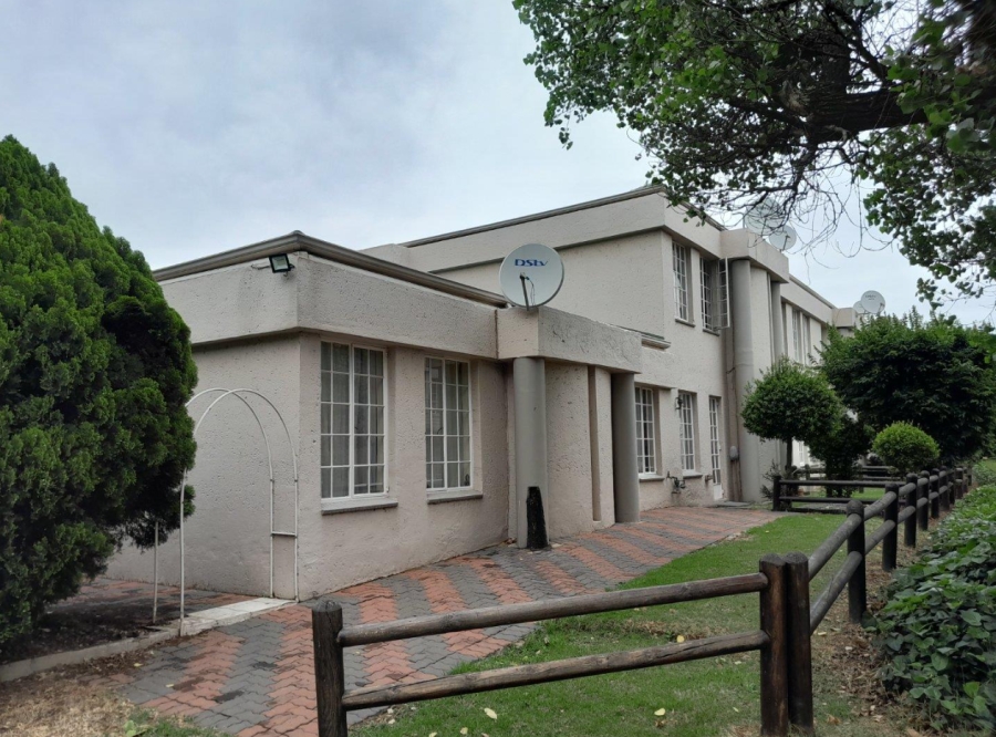 1 Bedroom Property for Sale in Bedfordview Gauteng
