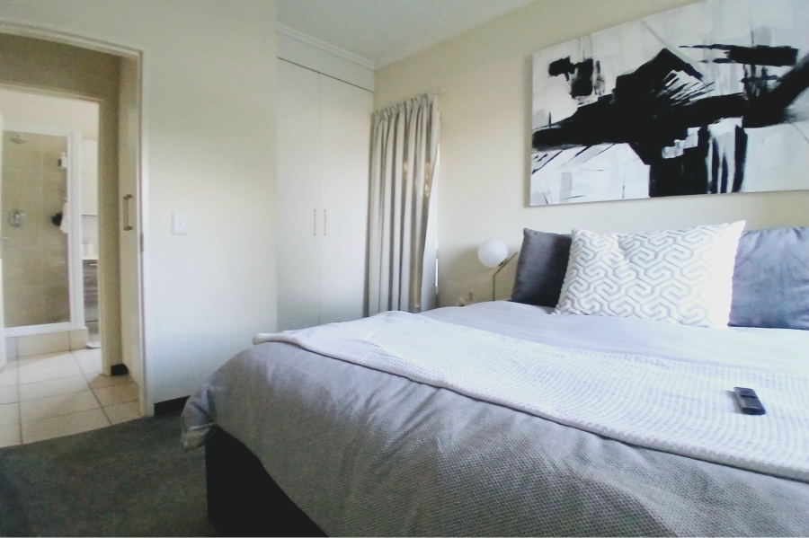 1 Bedroom Property for Sale in Bryanston Gauteng
