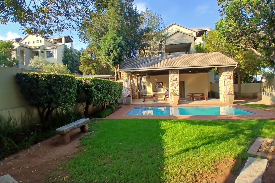 1 Bedroom Property for Sale in Bryanston Gauteng