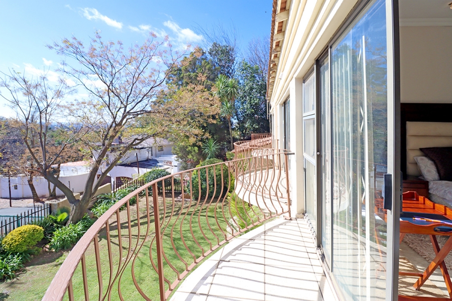 3 Bedroom Property for Sale in Mountain View Gauteng
