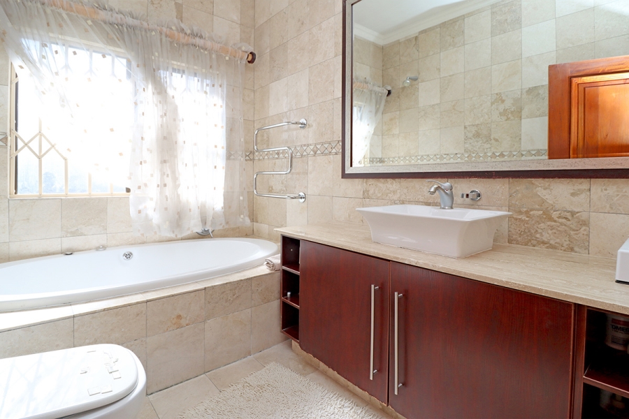 3 Bedroom Property for Sale in Mountain View Gauteng