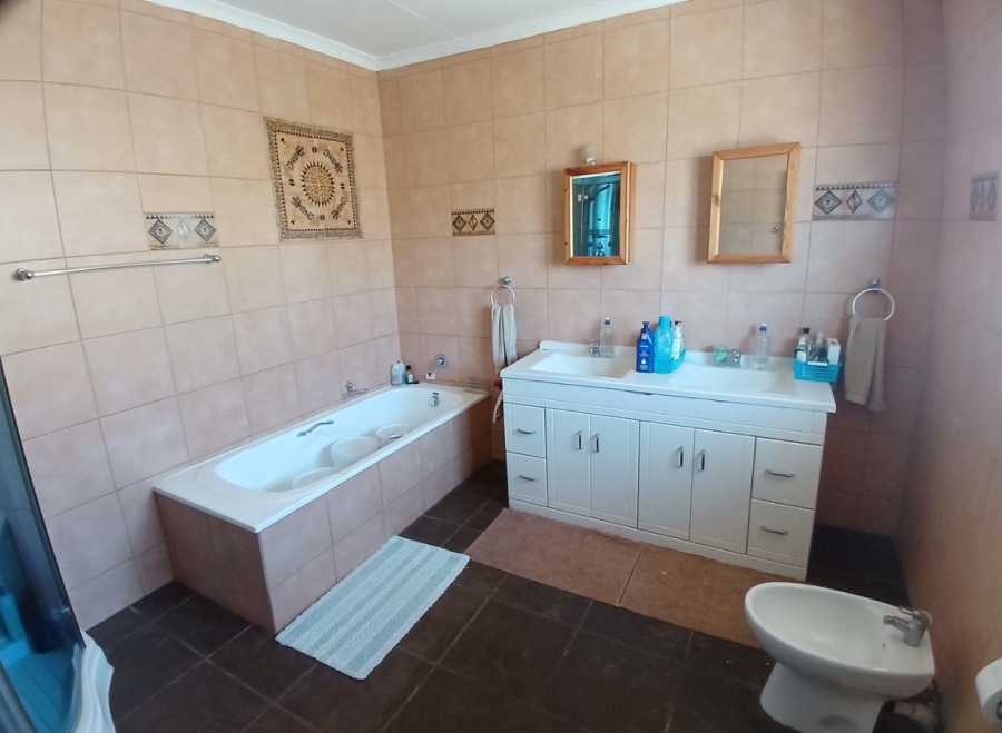 5 Bedroom Property for Sale in Kensington Gauteng