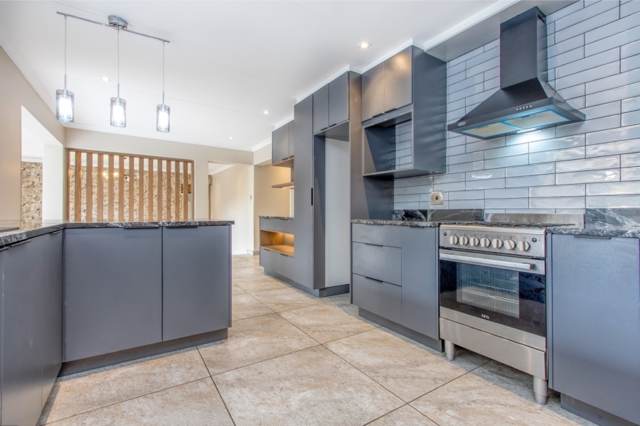 3 Bedroom Property for Sale in Lonehill Gauteng