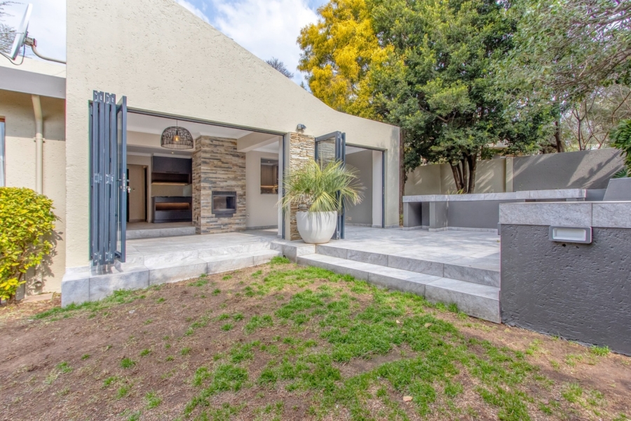3 Bedroom Property for Sale in Lonehill Gauteng