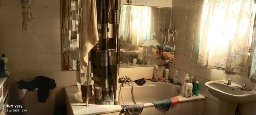 3 Bedroom Property for Sale in Daggafontein Gauteng