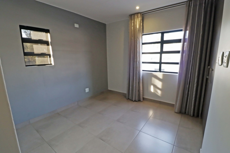 2 Bedroom Property for Sale in Bryanston Gauteng