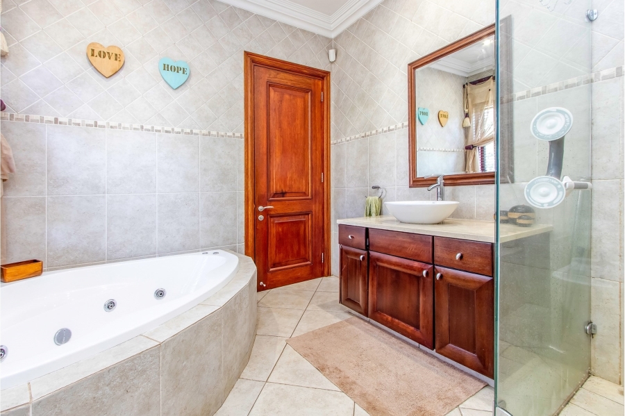 4 Bedroom Property for Sale in Bedfordview Gauteng