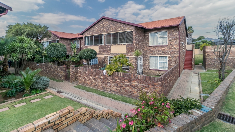 2 Bedroom Property for Sale in Northcliff Gauteng