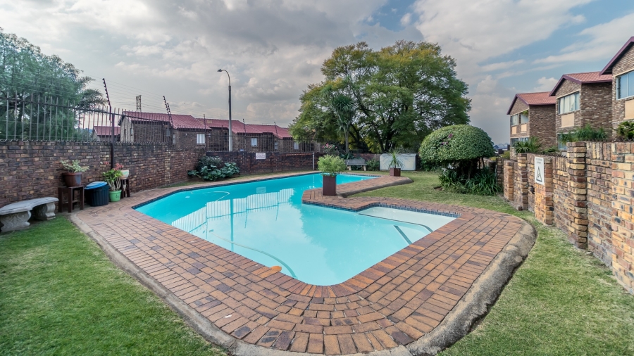 2 Bedroom Property for Sale in Northcliff Gauteng