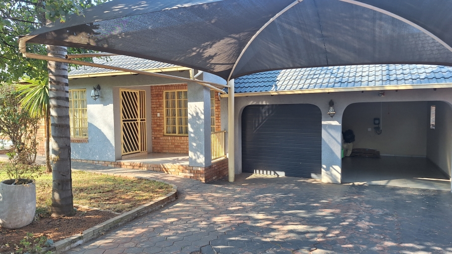 3 Bedroom Property for Sale in Garsfontein Gauteng
